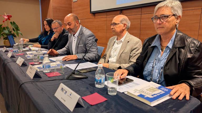 El libro ‘L’Hospital Pere Badia. 200 anys d’un llegat viu’ se ha presentado esta tarde en la Fundació Pere Badia. Foto: Àngel Ullate
