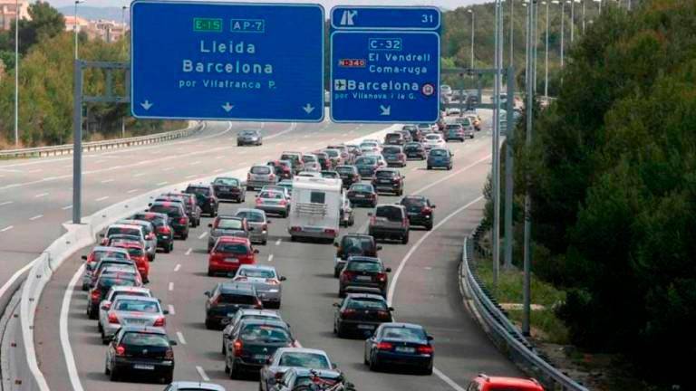 Kilómetros de retenciones toda la tarde en la AP-7 a su paso por Tarragona