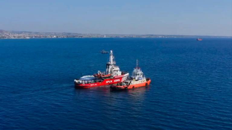 $!El barco español Open Arms descarga cerca de 200 toneladas de alimento en Gaza