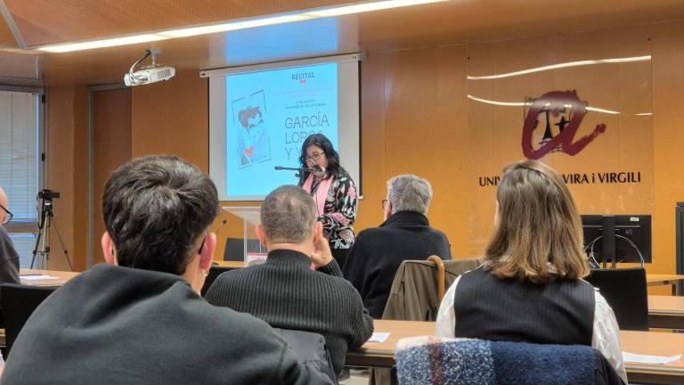 El recital se realizó en el interior para resguardarse de la lluvia. foto: cedida