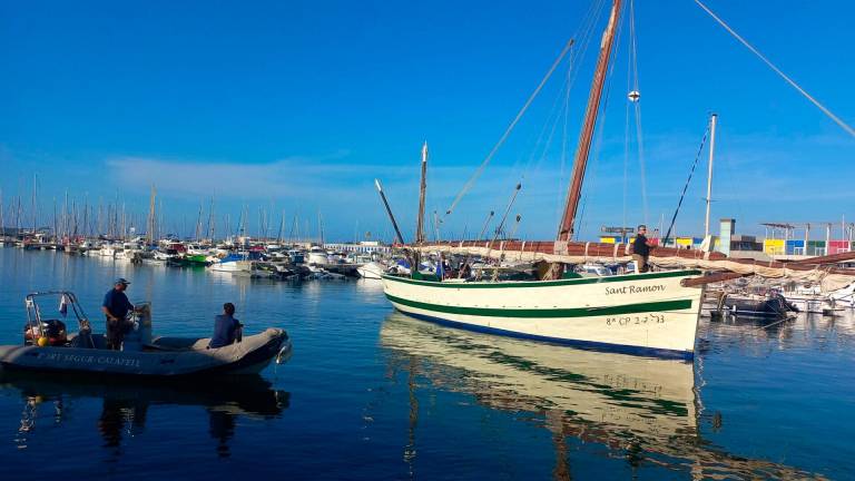 $!El la Festa de la Mar participan barcas históricas.