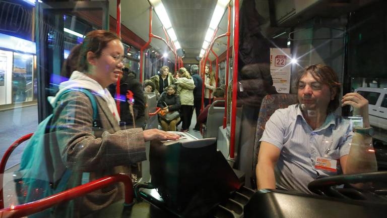 Cada bus tendrá cuatro cámaras, una de las cuales se ubicará junto al conductor. Foto: Marc Bosch