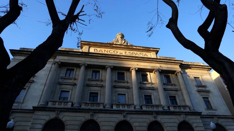 El edificio del Banco de España, ubicado en el número 101 de la Rambla Nova, lleva cerrado desde el 31 de diciembre de 2003. foto: Pere Ferré