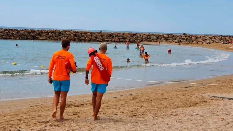 Cunit abre el concurso para contratar a socorristas y vigilantes de playa