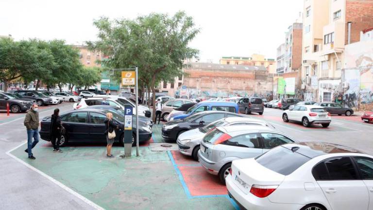 La zona de La Hispània está ocupada actualmente por un aparcamiento al aire libre. foto: alba mariné