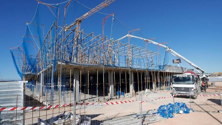 Las obras de construcción de la futura clínica Viamed, que está previsto que se inaugure el año que viene. foto: pere ferré