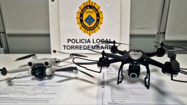 Los dos aparatos confiscados por la Policía Local de Torredembarra. FOTO: Policía Local