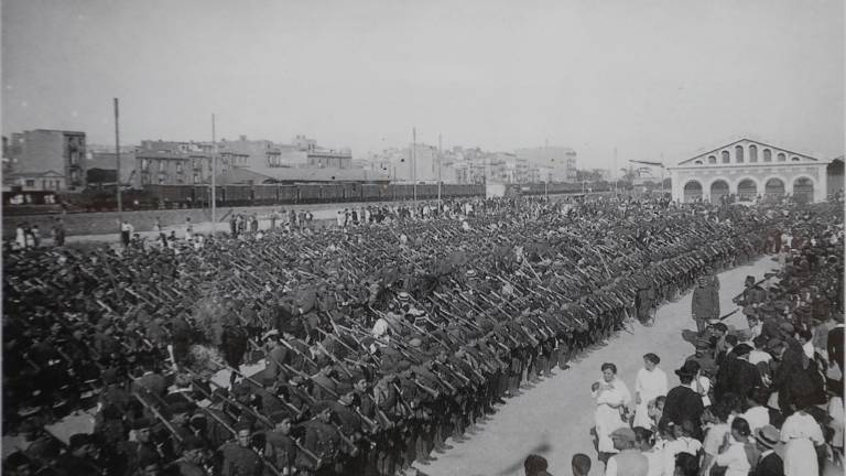 Soldados a punto de ser embarcados para la guera de África. 1921. Foto: ‘Tarragona, segle xx a través de les postals