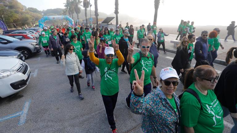 Los corredores fueron los primeros en salir, para dar paso a los que caminaban. foto: Pere Ferré