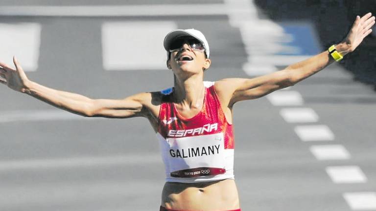 La atleta vallense Marta Galimany tras culminar la Maratón Olímpica de Tokio 2021. FOTO: RFEA/MIGUELEZ TEAM