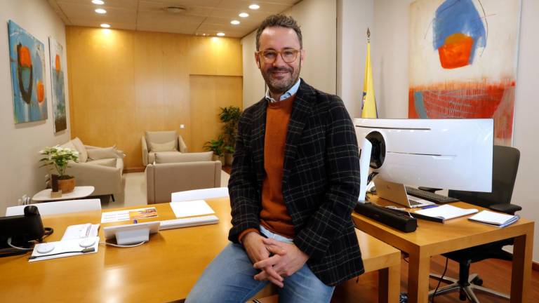 Pere Segura, alcalde de Vila-seca, al seu despatx de l’Ajuntament. foto Pere Ferré