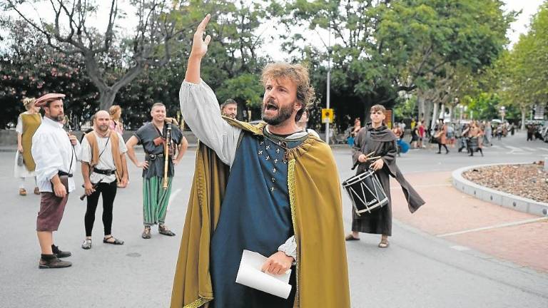 Los emisarios reales anuncian los preparativos de la salida hacia Mallorca. foto: f. acidres