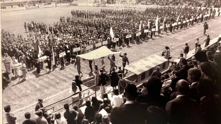Cerimònia d’inauguració de la VI Olimpíada Escolar del Reus Deportiu, l’1 de maig de 1979. Foto: A.H.M.R.