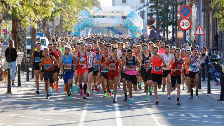 La salida de los corredores participantes en la 31ª edición de la Mitja Marató de Tarragona se produjo desde el Moll de Costa. Foto: Pere Ferré