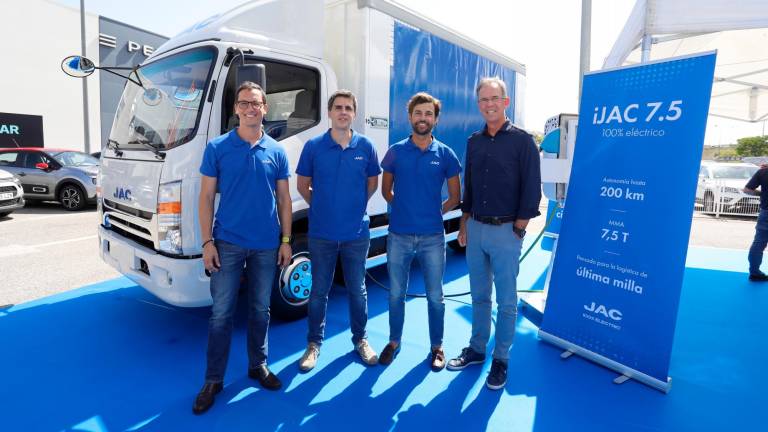 Grup Oliva Motor arranca con el camión eléctrico de última milla