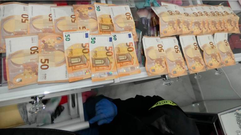 $!Cuatro detenidos en Tarragona por montar la ‘tienda de la droga’ en casa