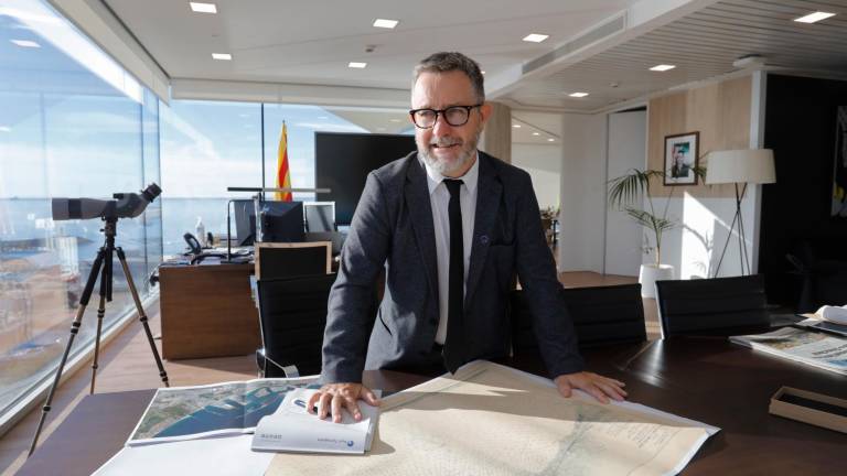Saül Garreta, en su despacho de la sede institucional de la Autoritat Portuària. foto: Pere Ferré