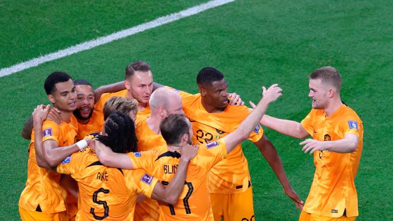 Los jugadores de los Países Bajos celebran uno de sus dos goles ante Senegal. Foto: EFE