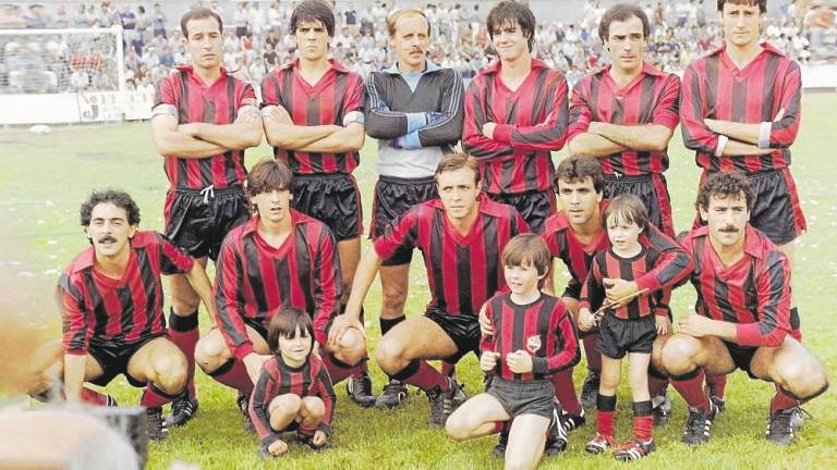 Foto de família de l’equip de futbol del Reus Deportiu, al maig de l’any 1976. Foto: Niepce
