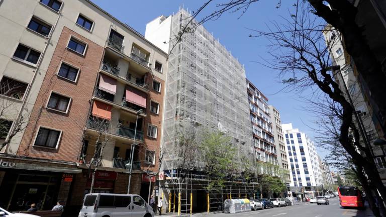 Edificio de la ciudad de Tarragona en proceso de rehabilitación. Foto: Pere Ferré