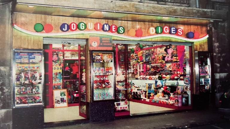 Joguines Diges era una coneguda botiga de joguets on també arreglaven nines. foto: Josep Ferrer Vilar (Fotos Fer-Vi. Tarragona, 1965-2015)