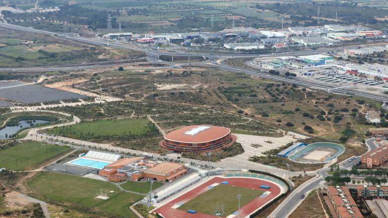 Imagen aérea del Anillo Mediterráneo, con el Palau d’Esports y la piscina olímpica. Foto: Pere Ferré
