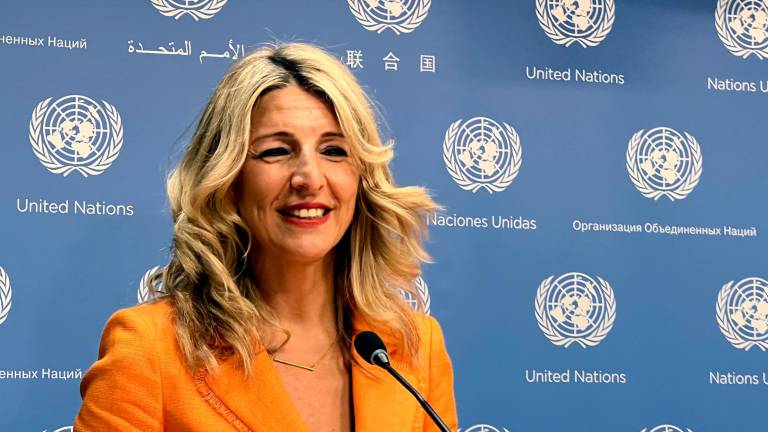 La vicepresidenta española y ministra de Trabajo, Yolanda Díaz, trabaja en los detalles del Estatuto del Becario. FOTO: EFE