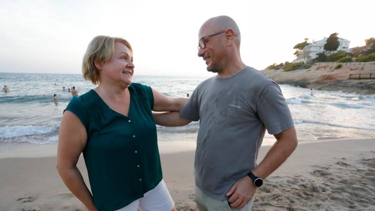 Elena y Jorge se reencontraron en la playa del Canyadell donde sucedieron los hechos el pasado sábado 5 de agosto. Foto: Pere Ferré