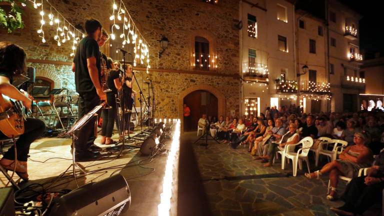 El Concert de les Espelmes, una velada musical, social y solidaria en Riudecanyes