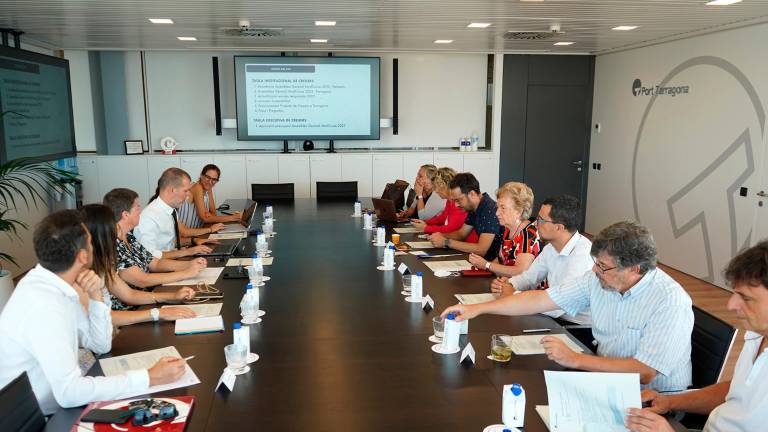 Imagen de la reunión de los miembros de las Taula institucional de Creuers. Foto: ACN