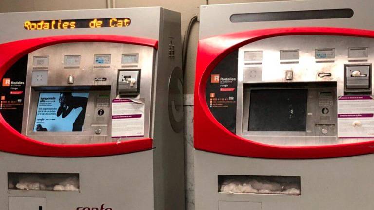 Máquinas expendedoras de billetes de Renfe.