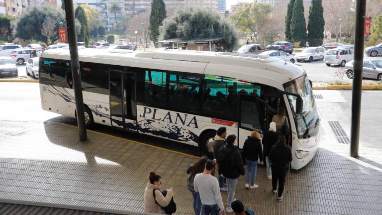 La utilización de los autobuses interurbanos todavía está por debajo de 2019. Foto: Pere Ferré