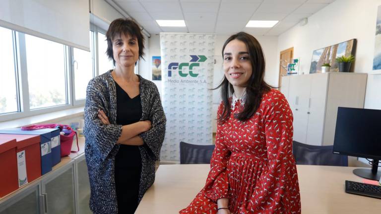 Angie Luque i Esther Temprano, a la seu de FCC Medio Ambiente a Tarragona. Foto: Pere Ferré