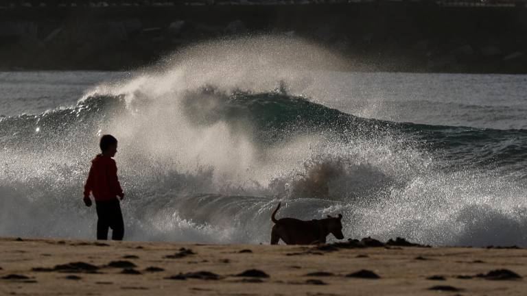 Se espera que el viento remita durante la noche y que, a partir de mañana, se recupere la normalidad. Foto: EFE