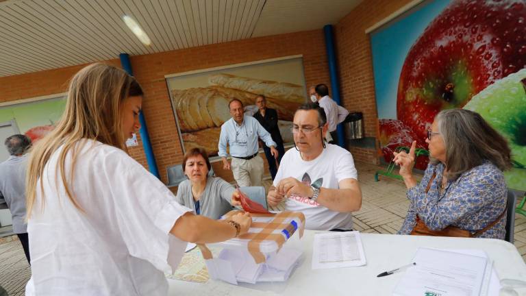 Imagen de la votación realizada ayer. foto: Pere Ferré