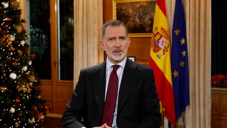 El rey Felipe VI durante la emisión del discurso de Navidad. FOTO: EFE