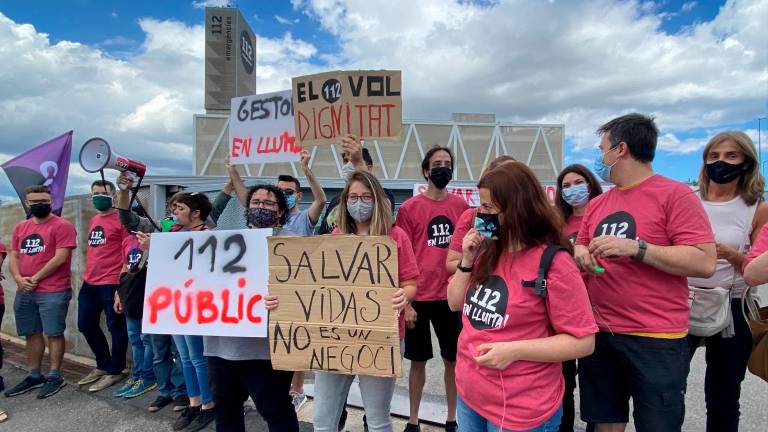 Imatge d’una de les manifestacions dels treballadors a fora de l’edifici del 112, el passat 2021. Foto: Alfredo González