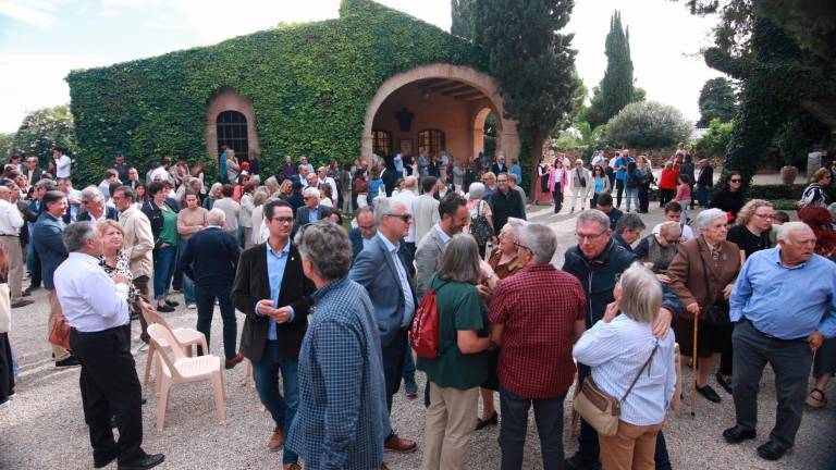 $!Más de 400 personas acudieron a Mas Calvó para celebrar la festividad de Sant Bernat Calvó. Foto: Àngel Ullate