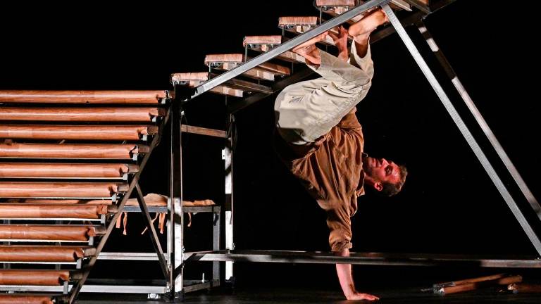 El espectáculo ÁKRI, de Manel Rosés, interpretado en el Teatre Fortuny. Foto: Alfredo González