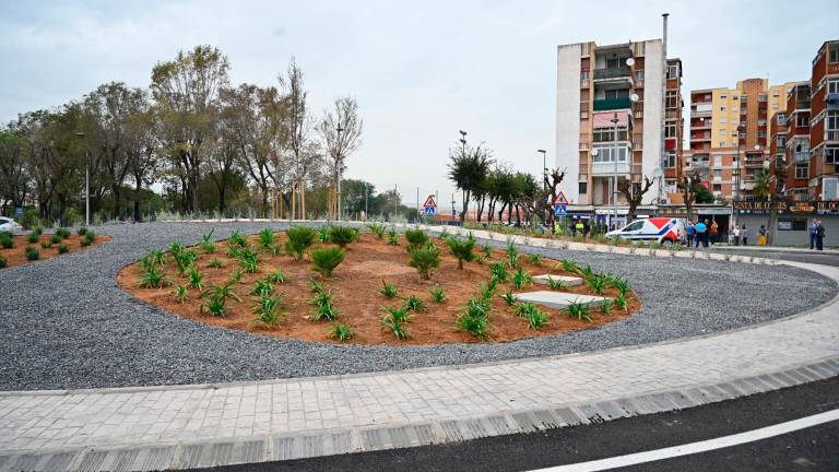 Icomar estrena la nueva rotonda que mejora el acceso al barrio