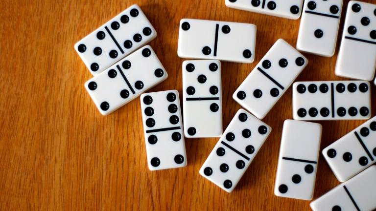 El dominó surgió hace mil años en China a partir de los juegos de dados. Foto: Getty Images