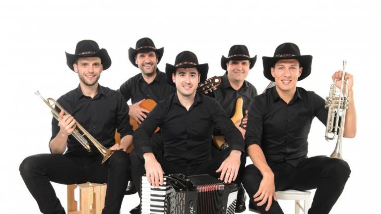 Puro Lelajo ofereix música mexicana, latina i en euskera.