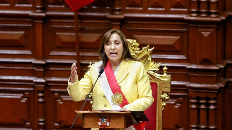 $!Dina Boluarte se ha convertido en la nueva presidenta del país andino. FOTO: EFE