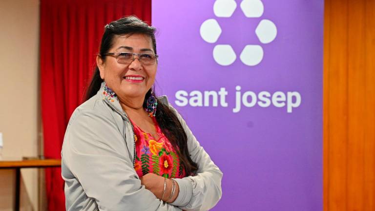 Sara López expuso ayer su experiencia como activista en el Col·legi Sant Josep. Foto: Alfredo González
