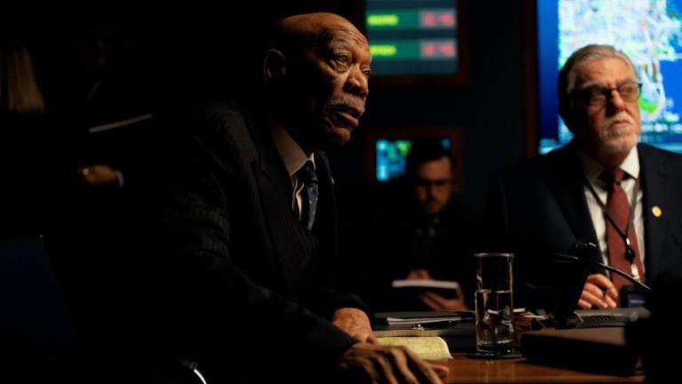 $!Morgan Freeman en un momento de su aparición en la serie. Foto: SkyShowtime