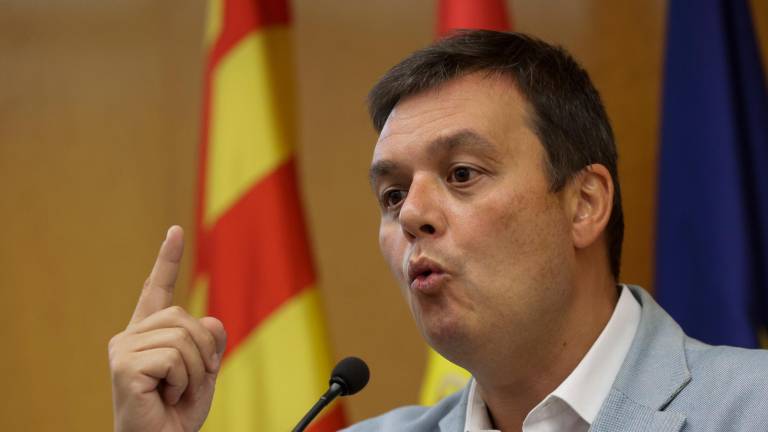 El presidente del Consejo Superior de Deportes (CSD), Víctor Francos, atiende a los medios de comunicación este lunes en Tarragona, donde ha admitido su preocupación por la imagen ofrecida por el deporte español tras lo acontecido con el caso Luis Rubiales y ha reconocido, al ser preguntado por si podría afectar a la candidatura de España al Mundial de 2030, que «estaba mejor situada» antes de lo ocurrido con quien hasta el sábado presidía la Federación Española de Fútbol. EFE/ Quique García