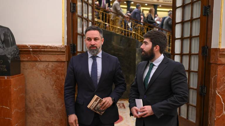 Abascal y Manuel Mariscal en el Congreso. Foto: EFE