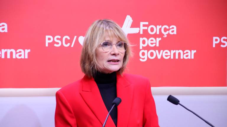 La portavoz del PSC, Lluïsa Moret, durante una rueda de prensa en la sede del partido. Foto: ACN