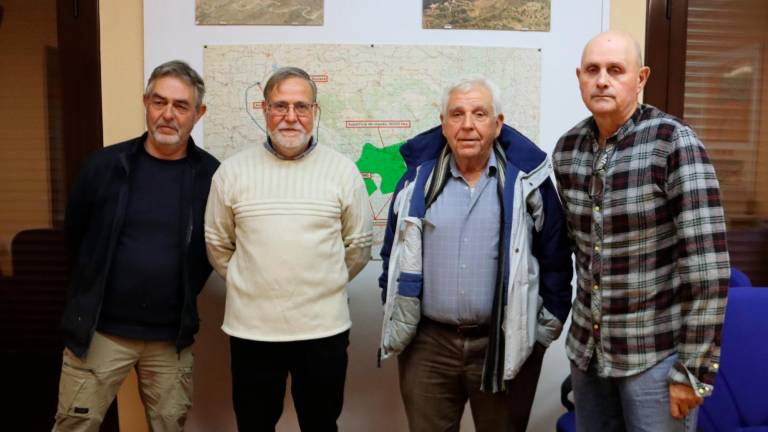 Membres de la comissió creada per la Comunitat de Regants del Pantà de Riudecanyes. Foto: ACN