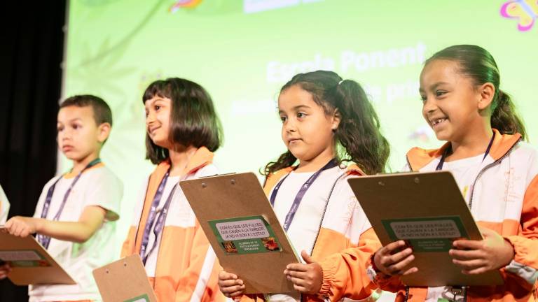 Alumnos de primero de primaria de la Escola Ponent durante su explicación. Foto: Àngel Ullate